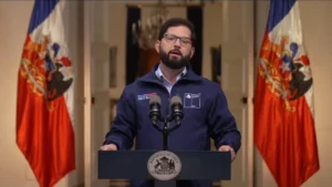 Expresidente Boric reaparece en medio de la discusión por embargos a deudores del CAE: “¿Dónde están las prioridades?” gabriel-boric