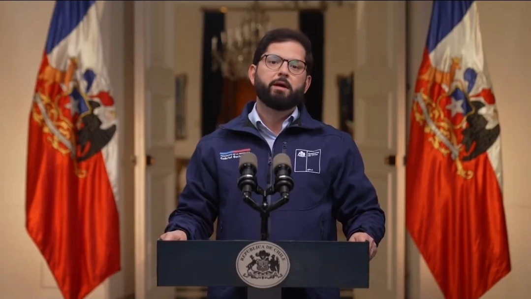 Expresidente Boric reaparece en medio de la discusión por embargos a deudores del CAE: “¿Dónde están las prioridades?” gabriel-boric