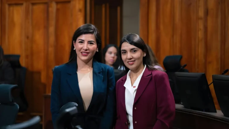 INICIO ministra y subse mujer w