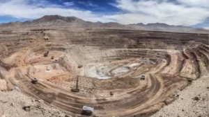 Allanan domicilios de gerentes y ex gerentes de Codelco en causa que investiga sobreestimación de la producción