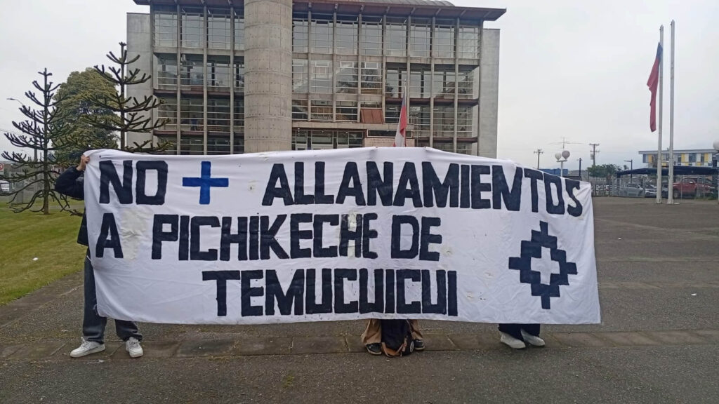 Presentan amparo en favor de niños mapuche por constantes controles policiales del transporte escolar