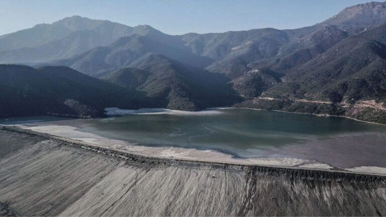 Relaves en Chile: el riesgo ante una fiscalización insuficiente y el automonitoreo de las mineras