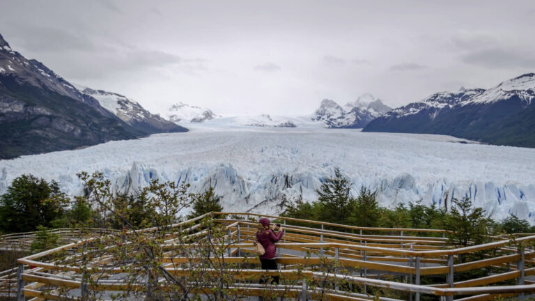 Estudio revela que Chile perdió 344 mil hectáreas de glaciares en 28 años y otras 40 mil de agua superficial desde inicio de megasequía