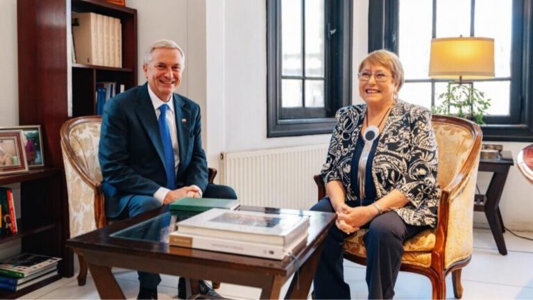 Presidente Kast toma el guante tras disposición de Bachelet para ser candidata presidencial